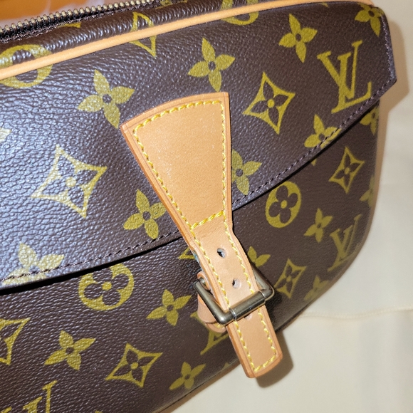 ❌️SOLD❌️Louis Vuitton Jeune Fille PM 💯% Authentic Crossbody Bag - Picture 6 of 17